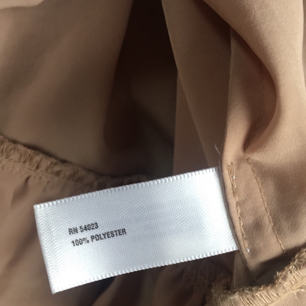 GAP 🌟 Fawn Colored & Soft Ruffled Blouse - Picture 7 of 7